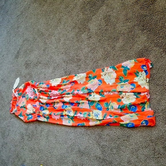 Sleeveless Dress - Picture 10 of 10